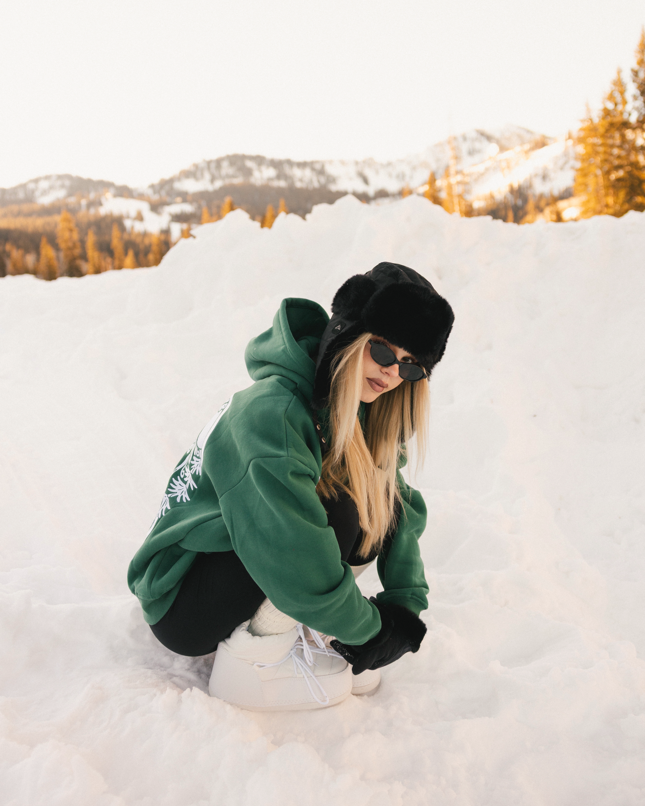 Sunny Side Ski Club” Oversized “Evergreen” Embroidered Hoodie Sunny Side Ski Club” Oversized “Evergreen” Embroidered Hoodie